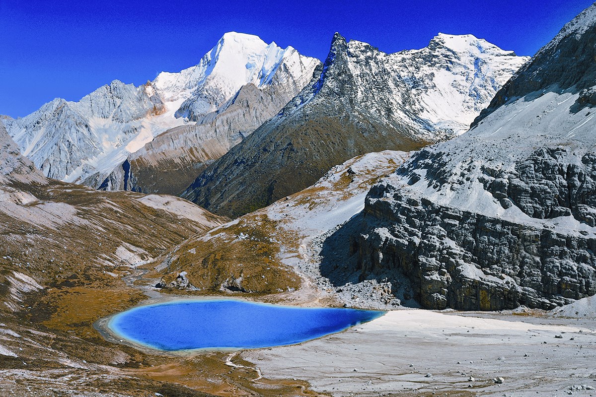 Milk Lake Yading | Photo by Liu Bin
