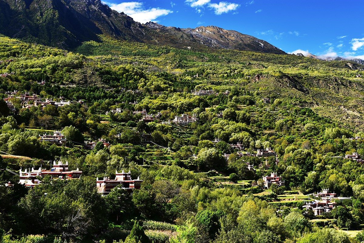 Jiaju Village of Danba | Photo by Liu Bin