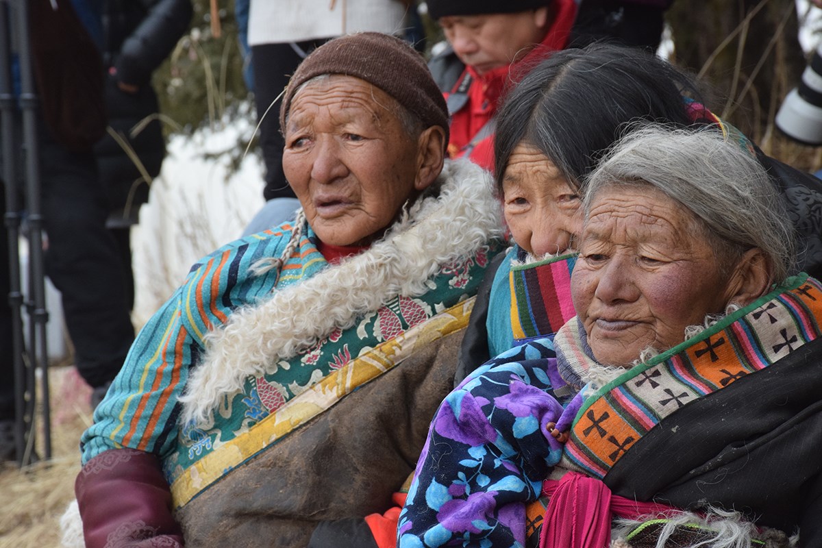 Jewelry show in Xicang Monastery  | Photo by Prof. Hans Först