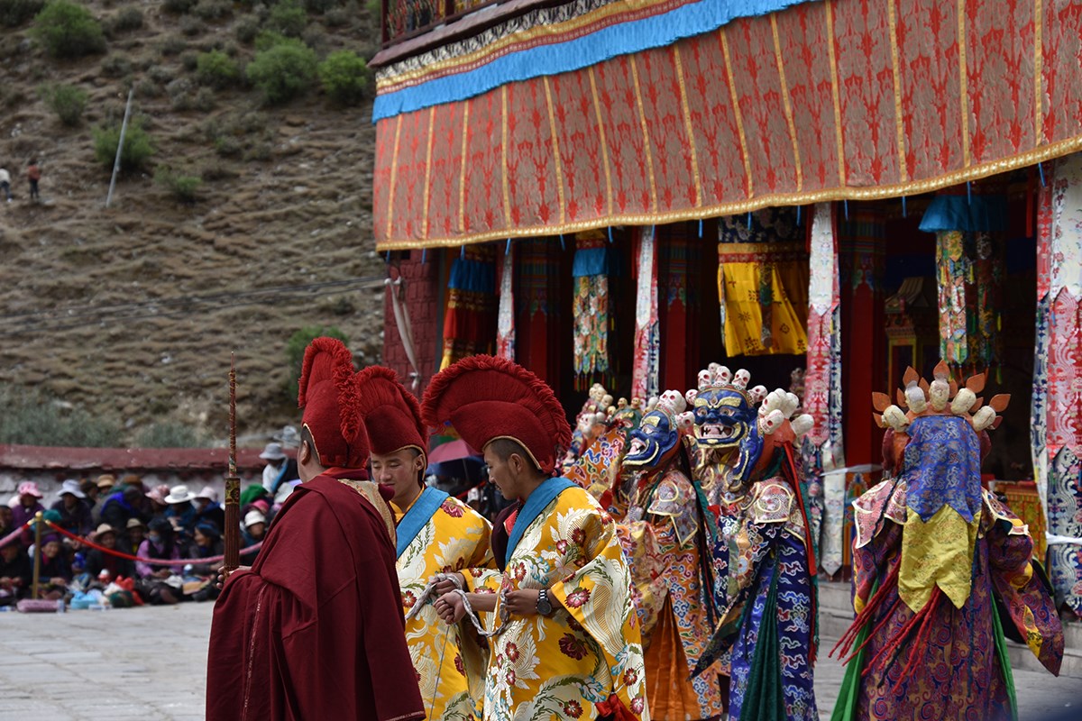 Mask Dance Festival during Great Prayer in Summer | Photo by Yang Zeru