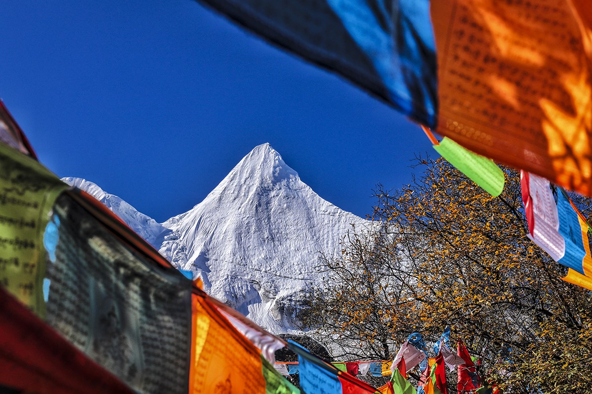 Yangmaiyong Mountain in Yading. | Photo by Wang Lei